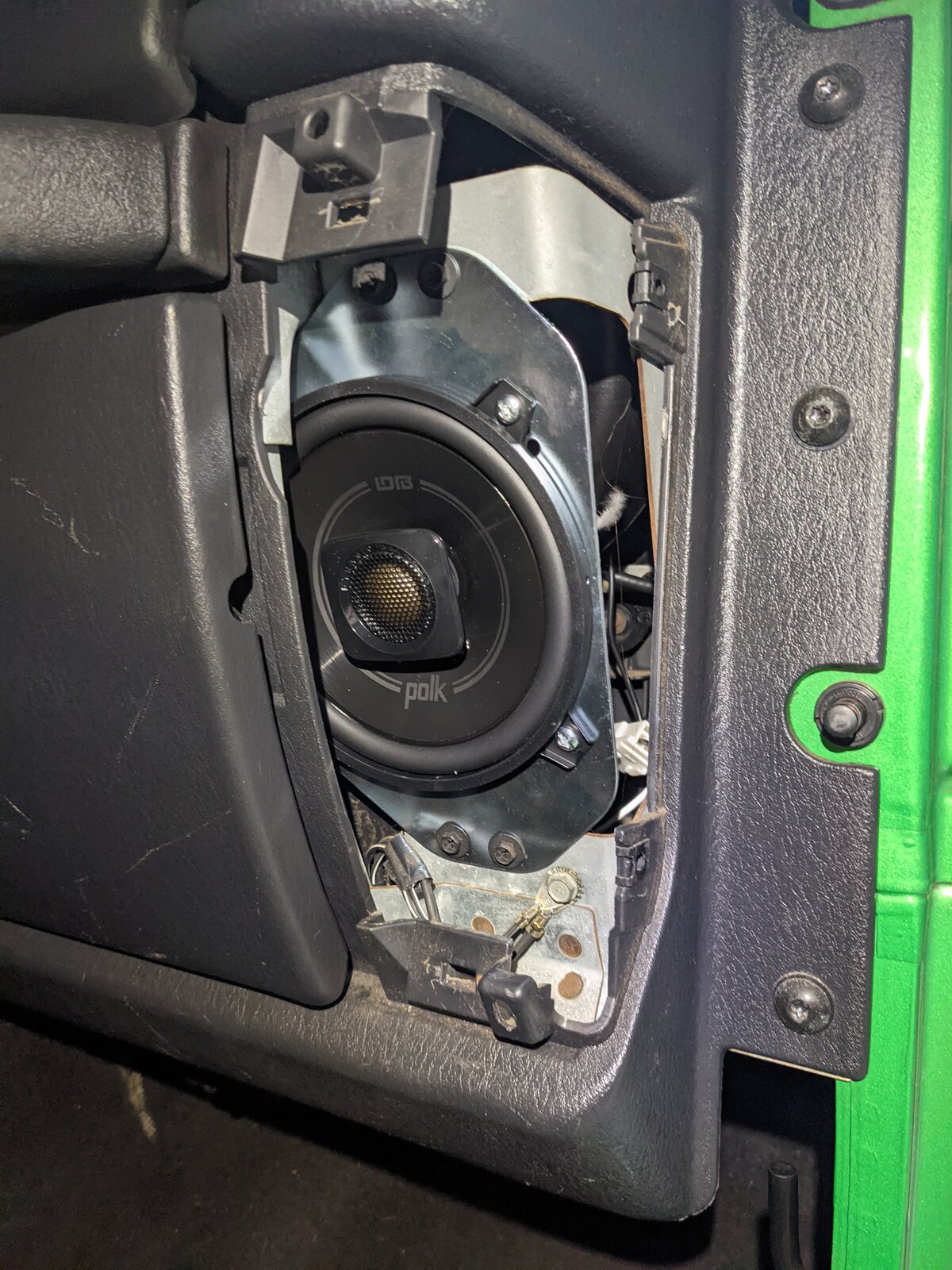 dash speaker
